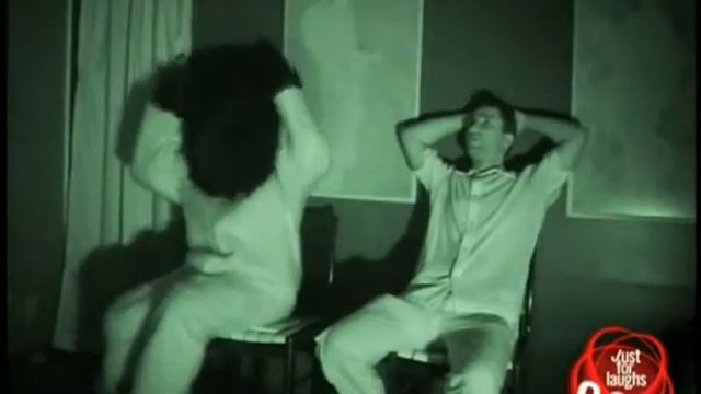 Горилла в темноте смотреть онлайн