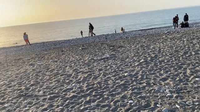 Батуми.Апрель 2022. Чудесный пловец. Только в полетах, живут самолеты.. Сливочное масло заката.. смотреть онлайн