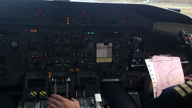 Widerøe Dash 8-103 LN-WIF takeoff from Tromsø Airport, from the cockpit! смотреть онлайн