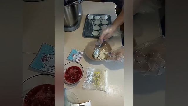 Идеальный рецепт. Сырники из творога на миндальной муке. смотреть онлайн