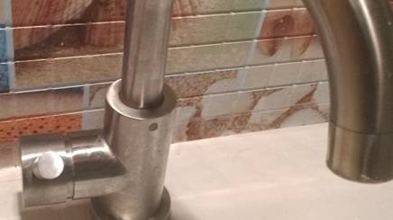 Течёт смеситель в ванне. Меняем прокладки! смотреть онлайн