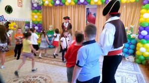 Пираты на выпускном в детском саду.видео:Валерий Хрулев