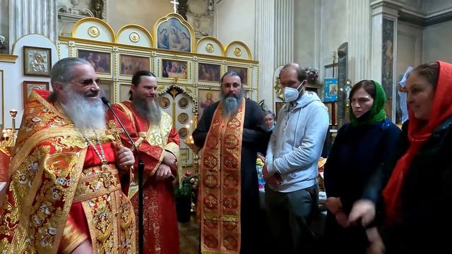 Беседа архимандрита Амвросия с прихожанами после литургии. Радоница, день поминовения усопших смотреть онлайн