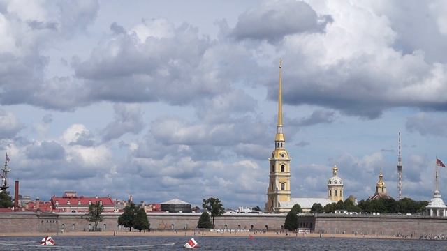 Полуденный залп с территории Петропавловской крепости (28.07.22) смотреть онлайн
