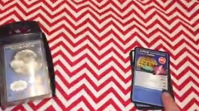 Travel-Friendly Games Top Trumps смотреть онлайн