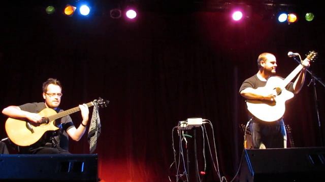 A Hiding Place For The Moon / Antoine Dufour with Andy McKee смотреть онлайн