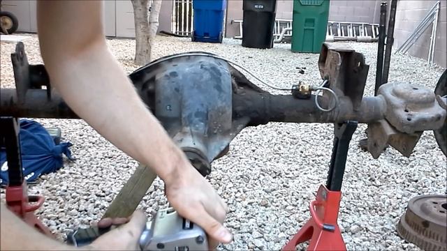 Dana 35 Axle Teardown