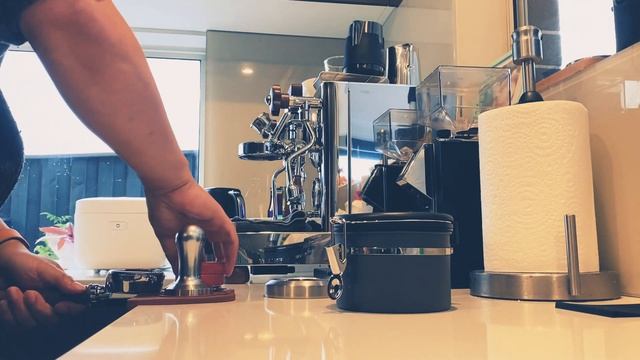 Saturday morning espresso with Lelit Bianca смотреть онлайн