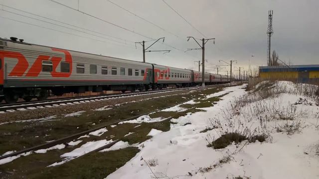 Электровоз ЭП1М-585 с поездом Кисловодск-Москва смотреть онлайн