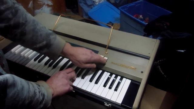 Vintage FARFISA MC/3 Mini compact organ смотреть онлайн
