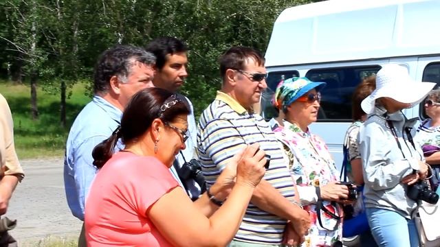 Теплоход "Ремикс" с туристами приходил в Колпашево смотреть онлайн