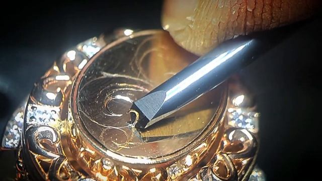 гравировка пневмоштихелем ГМ-1. Процесс не полностью