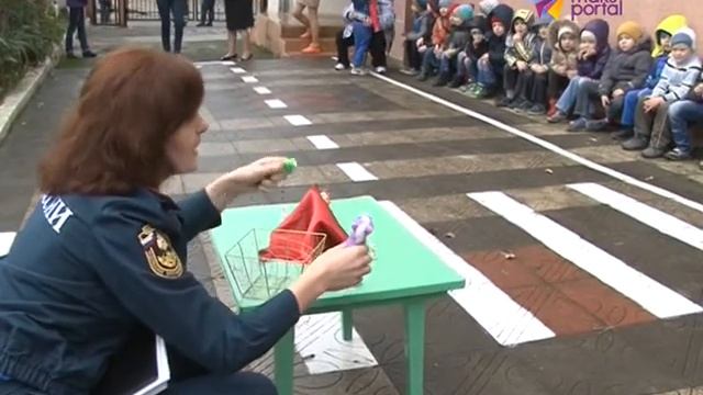 Сочинские пожарные стали завсегдатаями детских садов смотреть онлайн
