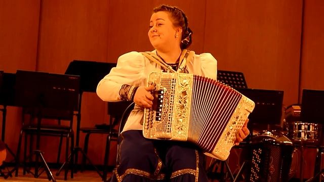 Лия Брагина!!Рок-н-ролл уже мертв, а гармонь ещё нет!!!! смотреть онлайн