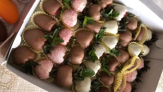 Клубника в шоколаде,бананы в шоколаде. смотреть онлайн