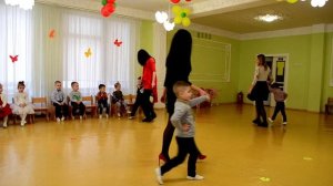 Танец с мамами Утренник 8 Марта в детском саду Младшая группа
