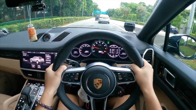 Porsche Cayenne Coupe POV Drive in Singapore смотреть онлайн