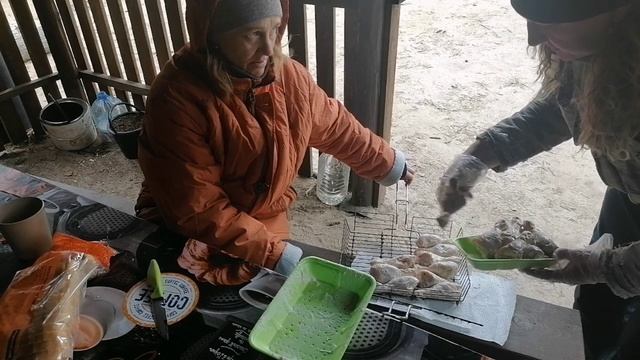 Делаем обсаду на окна ПВХ. Вставляем окна. Приехала подружка в гости. Делаем приборку. смотреть онлайн