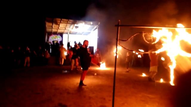 огненное шоу " fire show " азер-аль-рух, к.и.р. Трувор Оренбург смотреть онлайн