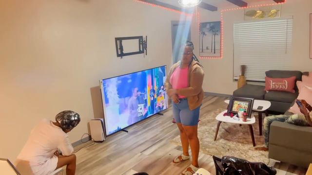 Tayson telmn bwe kleren li kreve tisè Ninie an nan Kay la la police mete pye смотреть онлайн