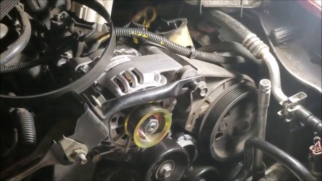 How To Replace Alternator on 96' - 07' Ford Taurus смотреть онлайн