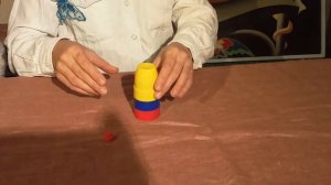 Фокус со стаканчиками и шариками