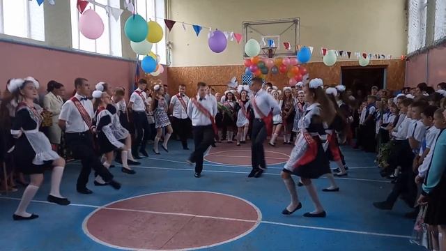 Флешмоб на последний звонок.Выпуск 2019 9 класс смотреть онлайн