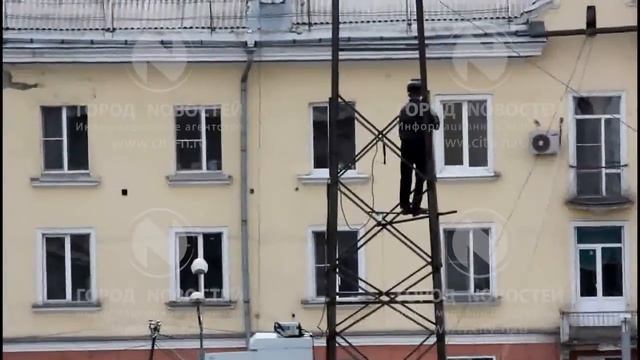 Сварщик на крыше смотреть онлайн