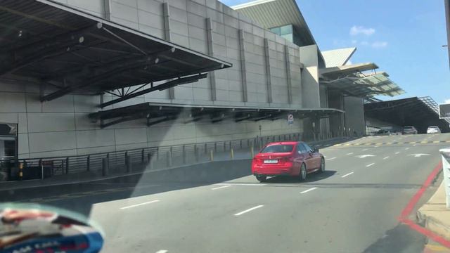 O.R. Tambo International Airport in South Africa DROP OFF ZONE смотреть онлайн