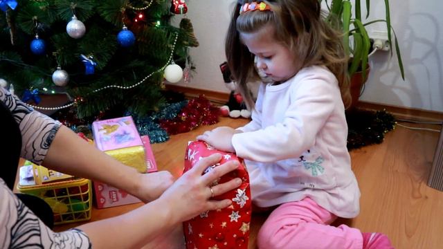 Какие ПОДАРКИ нашла Виталина под елкой на Новый Год 2020? My Gifts from Santa смотреть онлайн