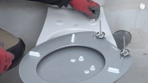 Заменить сиденье унитаза