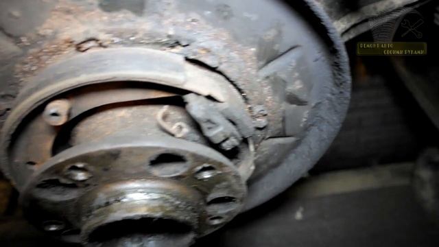 BMW E34 Регулировка ручника и задних колодок смотреть онлайн