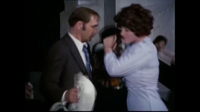 Это энергичный танец SynthPop смотреть онлайн