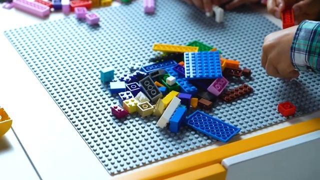 Стол для конструирования "Собирайкин" от АЛМА смотреть онлайн