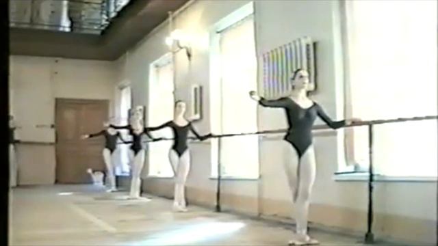 Vaganova style: 20 years of changes. Grand battement. Current vs Past. смотреть онлайн