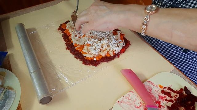 VLOG: И ВСЕ ЖЕ Я ЕЕ СДЕЛАЛА СЕЛЕДКА под. ШУБОЙ КАК РОЛЛЫ .#СеледкапоНовому смотреть онлайн