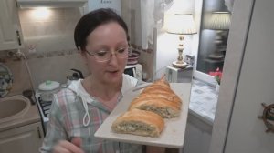 Домашнее видео. 3 февраля 2024 года. Алиса скучает. Петунья всходит. Пеку пирог с рыбой.