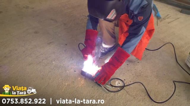 Invertor (aparat) De Sudura ALTAI MMA 300 A, Cu Valiza, Electrozi Supertit Fin, 2,5 Mm - 3,25mm