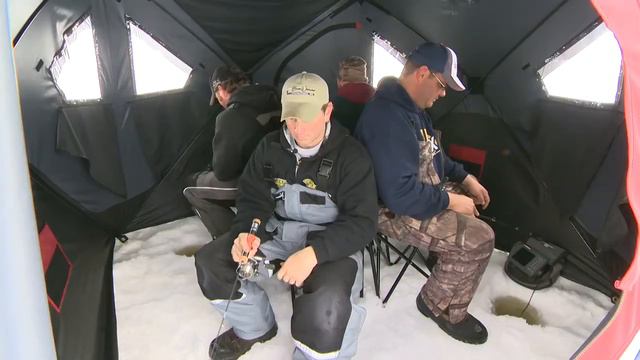 The Eskimo FatFish Wide Bottom Ice Fishing Shelter HD смотреть онлайн