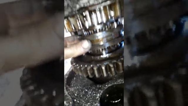 Як зняти Вал Відбору Потужності в Т 40. смотреть онлайн