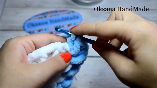 Подушка крючком из плюшевой пряжи. Pillow crocheted out of plush yarn. смотреть онлайн