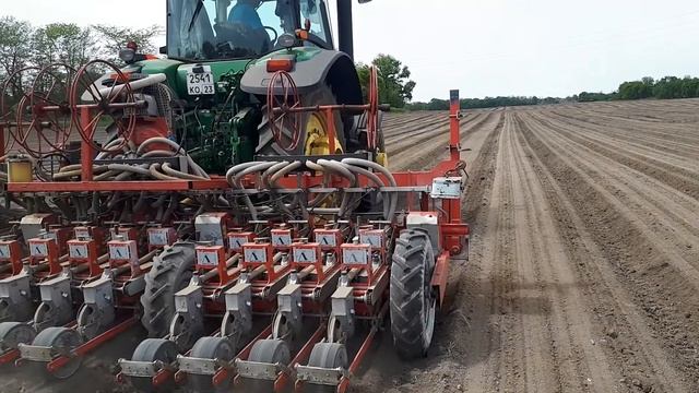 Сев морковки Ред Кор сеялка Agricola Italiana смотреть онлайн