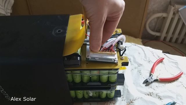 Ремонт аккумулятора электроскутера. СГОРЕЛА ДОРОГАЯ БМС!!! Чем зменить? смотреть онлайн