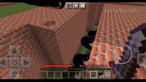 Escaping Maxwell the Cat in Maze in Minecraft PE