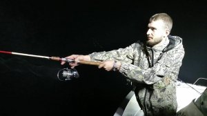 Рыбалка на КАЛЬМАРА. Первый выход в море. Ловля кальмара на воблер. Приморский край Мыс Поворотный.