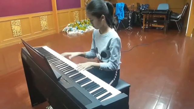 การเล่นเปียโนไฟฟ้าครั้งแรก смотреть онлайн