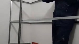 Стеллаж в кладовой