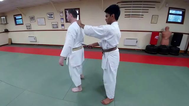 Stafford Shotokan Karate - 66 knife Techniques part 1 смотреть онлайн