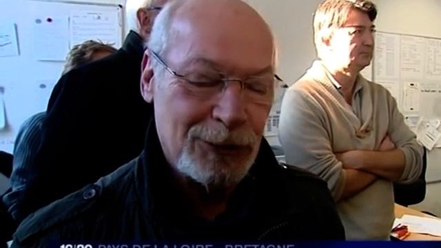 Les Romanciers Nantais en garde à vue (reportage France 3) смотреть онлайн