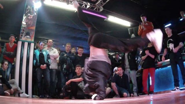 Lovi Volnu 2013 - Powermove FINAL - Deny Rock vs Glazov смотреть онлайн